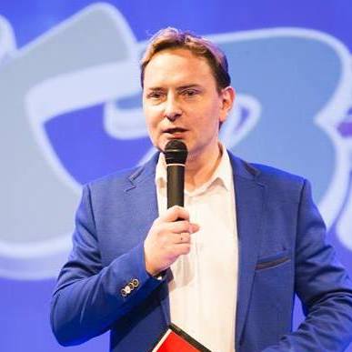 Максим Волков
